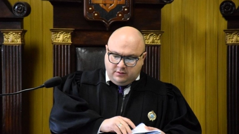 Справа про звільнення військового зі служби завершилася попередженням судді з Миколаєва