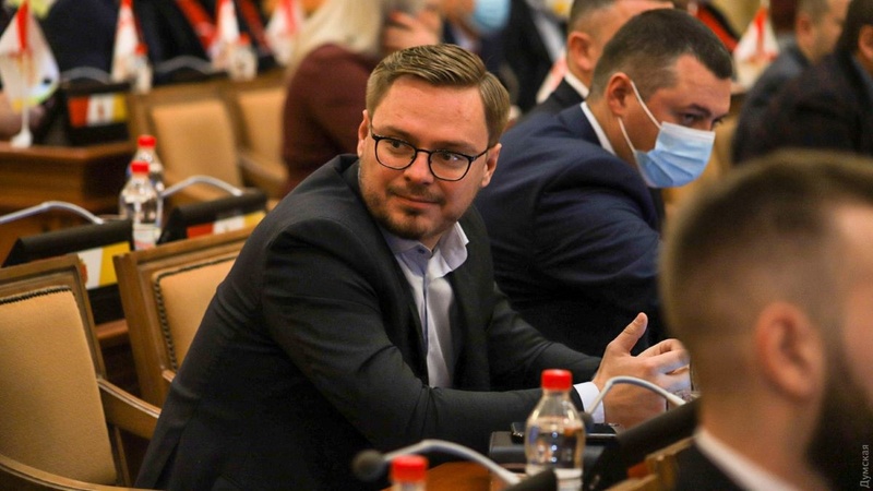 Електрокари, крипта і $60 тисяч готівкою: депутат Одеської міськради Сеник оновив автопарк та активи