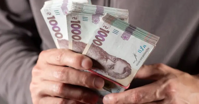 Посадовці сільської військової адміністрації Херсонщини постануть перед судом за хабарництво