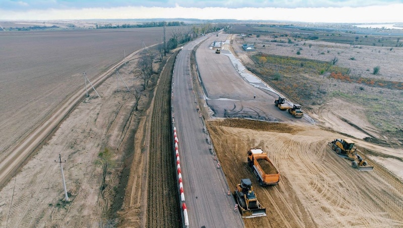 На Херсонщині багатомільйонні підряди осіли у фірм з історією скандалів