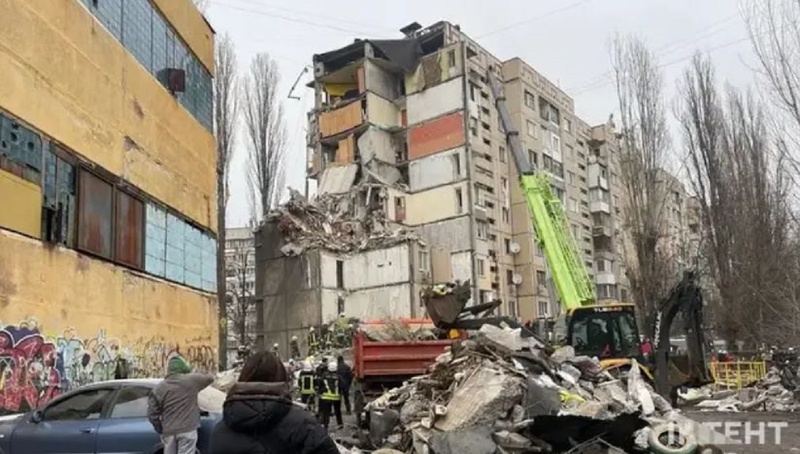 В Одесі з другої спроби намагаються відремонтувати пошкоджену росією багатоповерхівку