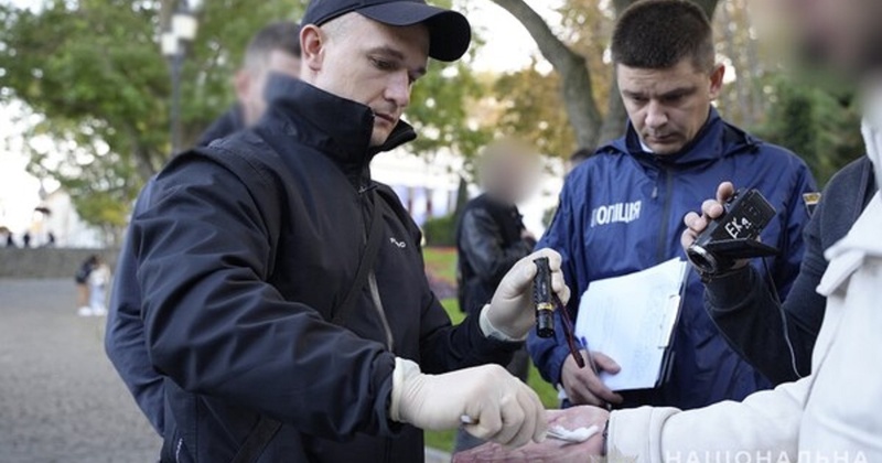 В Одесі затримали голову громадської організації за торгівлю бронюванням