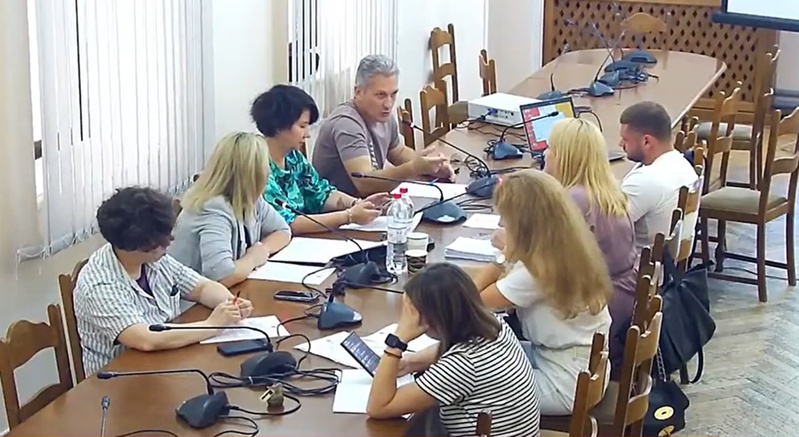 Одеська мерія планує відмовитися від купівлі житла для сиріт на користь грошей в руки