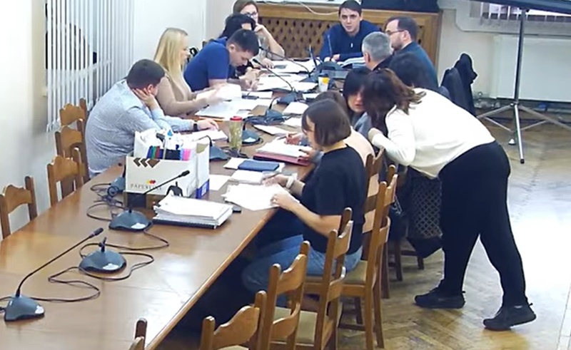 В Одесі депутати через сварку перервали засідання комісії з земельних питань