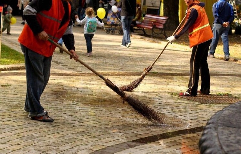 "Все для своїх": як прибирання одеських вулиць перетворюють на прибутковий бізнес