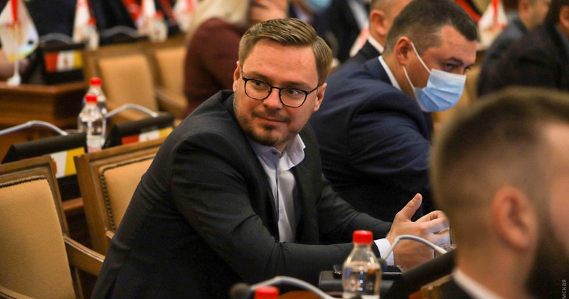 Електрокари, крипта і $60 тисяч готівкою: депутат Одеської міськради Сеник оновив автопарк та активи