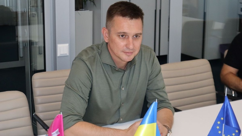 Сім автівок, 70 тисяч доларів та зарплата: яке майно відкрив мер Вознесенська Величко