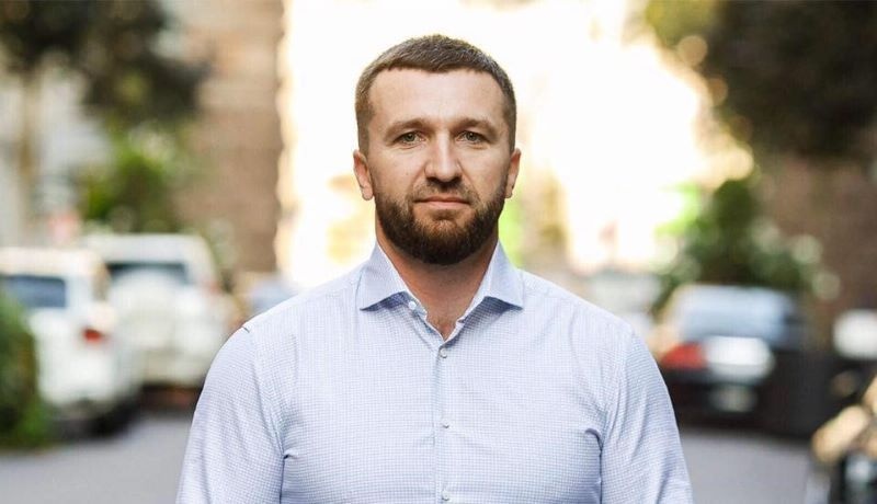 Херсонський нардеп Іванов живе у квартирі батька, користується його автівкою та не має жодних заощаджень