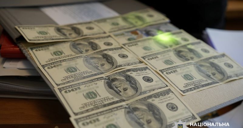 Посадовець Одеської ОВА за 1000 доларів робив "бронь" від мобілізації, - поліція