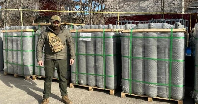 Одеську компанію викрили в постачанні рф сировини для виробництва лазерних прицілів для танків