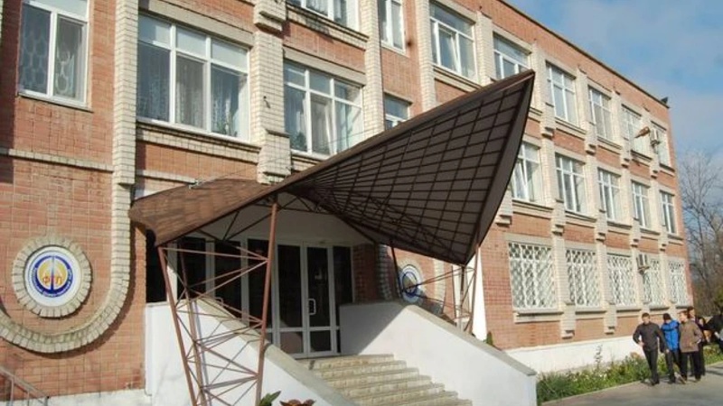 У заступниці директора херсонського ліцею заарештували майно