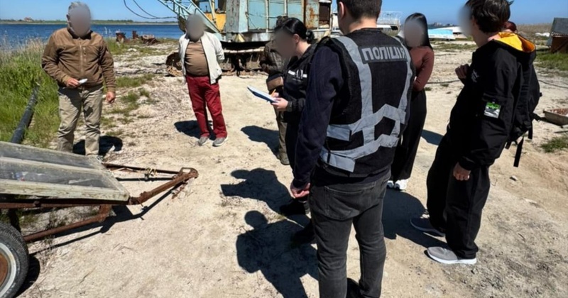 В Одесі рятувальників замість лікувальної грязі мазали звичайним брудом