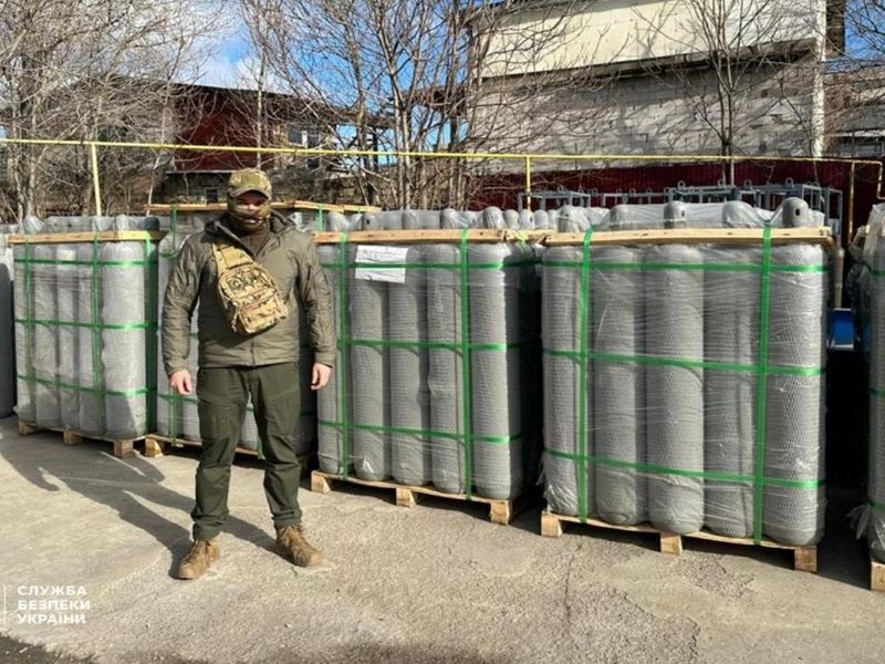 Одеську компанію викрили в постачанні рф сировини для виробництва лазерних прицілів для танків