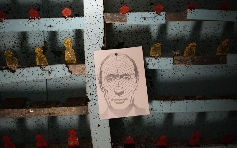 Одеситка чекала на путіна: суд заборонив їй працювати на державу десять років