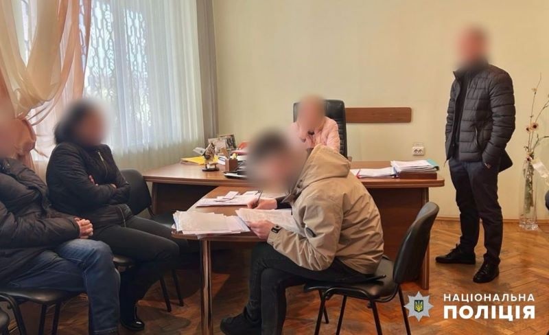 В Одесі директорку навчального закладу підозрюють у хабарництві