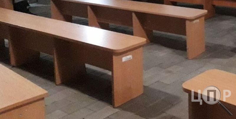 В Одесі постачальника меблів для шкільних укриттів обрали без аукціону за мільйони