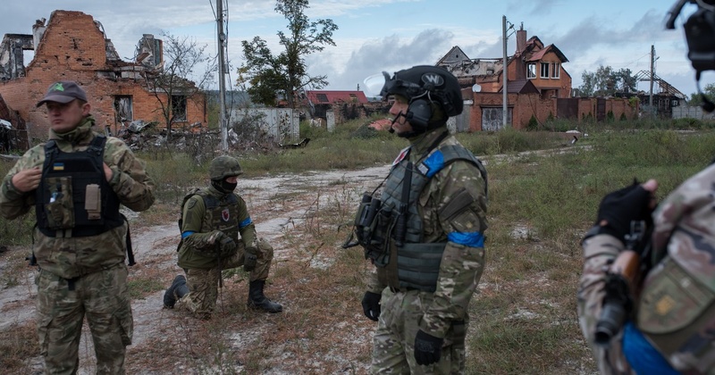 "Земля усіяна мінами, росіяни закопували їх як насіння": як працюють сапери на Харківщині