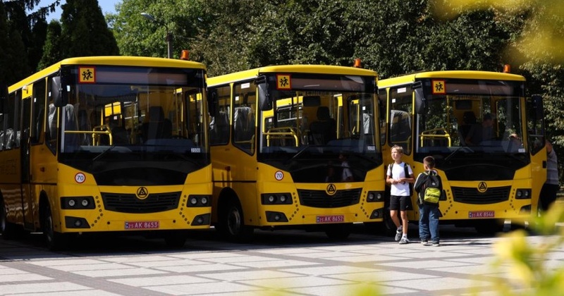 Фірма екснардепа з Житомирщини постачатиме автобуси для одеських шкіл