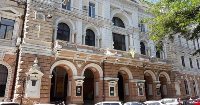 Ексдиректорку одеської Укрпошти засудили за хабарництво