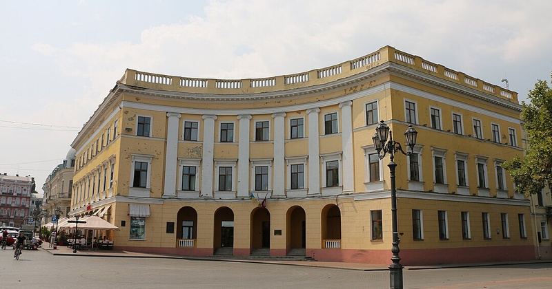 Майно відомого забудовника з Одеси піде з молотка