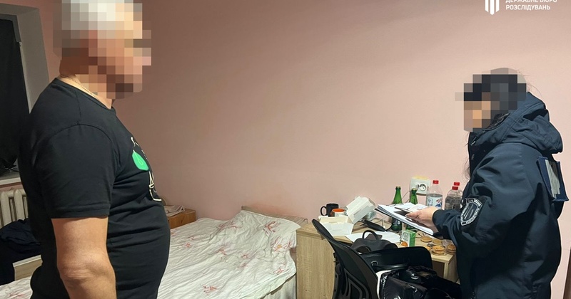 Керівників Одеського квартирно-експлуатаційного управління затримали за підозрою у переплаті за ліжка