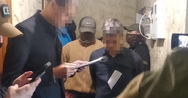 СБУ затримала одесита за підозрою у продажі журналістських посвідчень