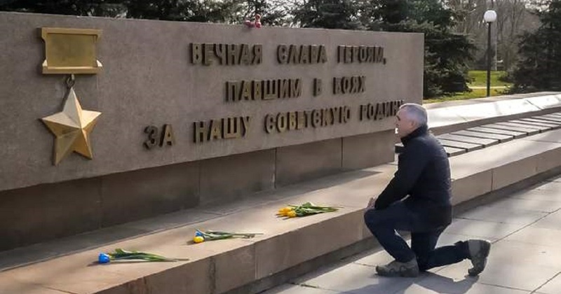 У Миколаєві вдруге оголошують тендер на демонтаж радянської символіки на відомому меморіалі