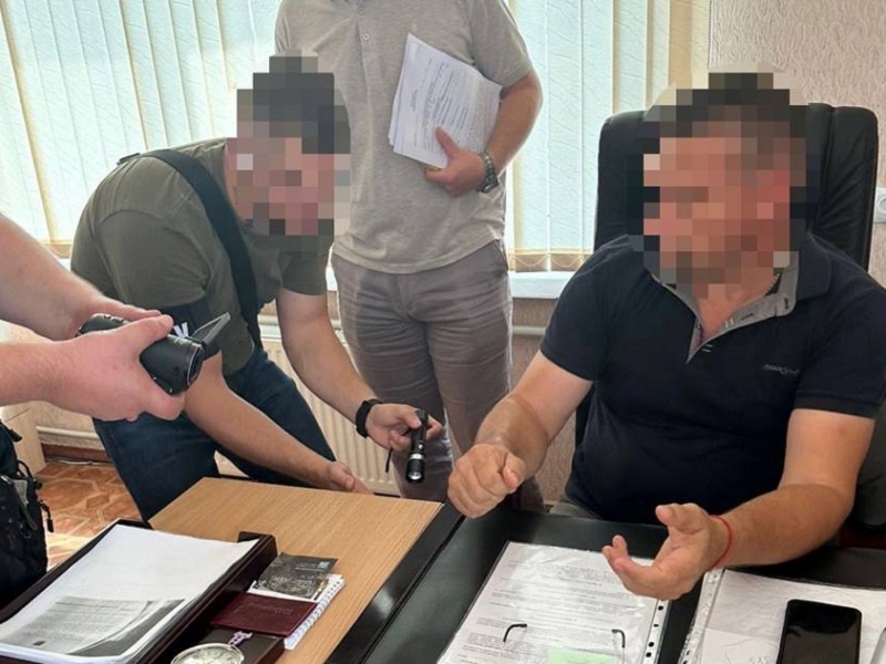 Голову громади на Одещині звинуватили у хабарництві під час ремонту бомбосховища