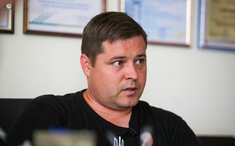 "В мороз прив'язали зверху на БТР й роззули": голова громади на Миколаївщині згадує звірства росіян під час полону