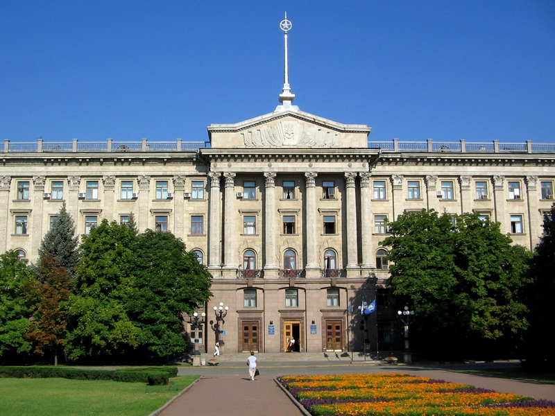Миколаївським депутатам запропонували розглянути понад 70 проєктів рішень з голосу
