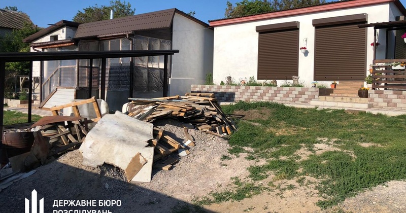 Справу командира, який виплачував "бойові" будівельникам власного будинку, скерували до суду