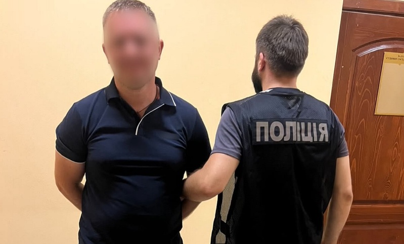 Одеські поліцейські повідомили про підозру директору підрядної компанії через збитки бюджета