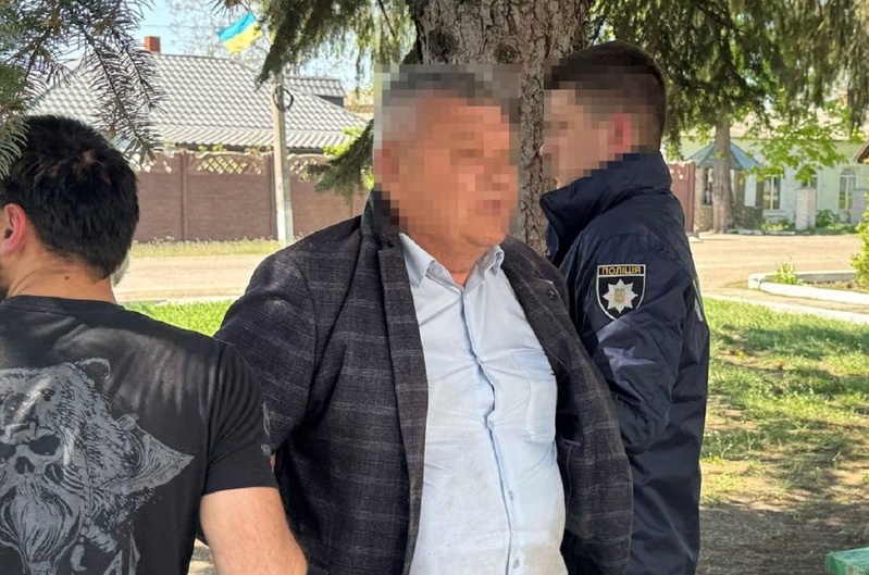 На Одещині селищний голова попався на хабарі за газову заправку