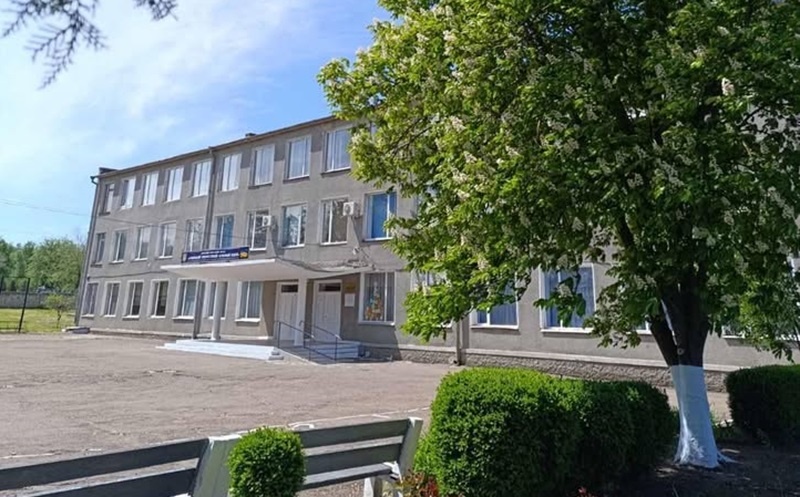 Заступницю ліцею на Одещині оштрафували за хабарництво