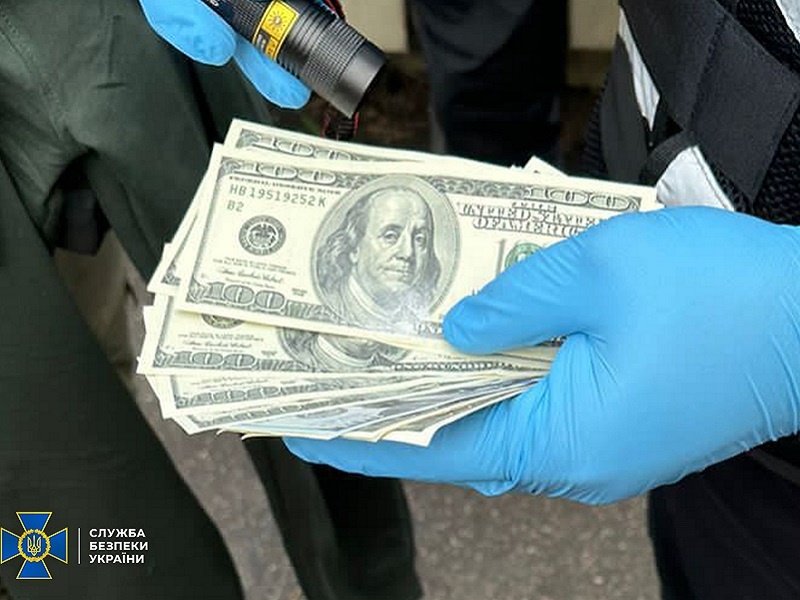 Вимагав гроші з призовників: на Одещині затримали посадовця військкомату