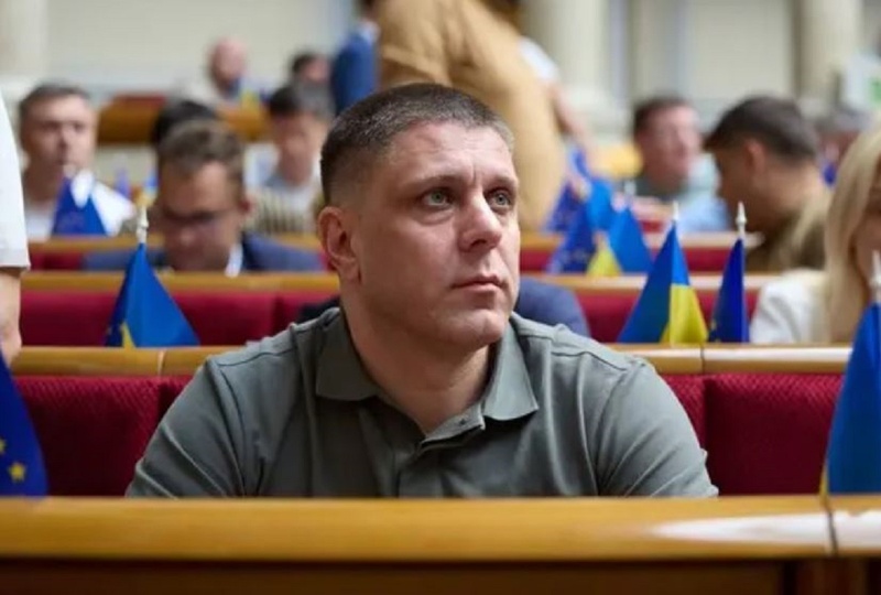 Миколаївський нардеп, який живе на одну зарплату, купує авто дорожче, ніж його річний дохід