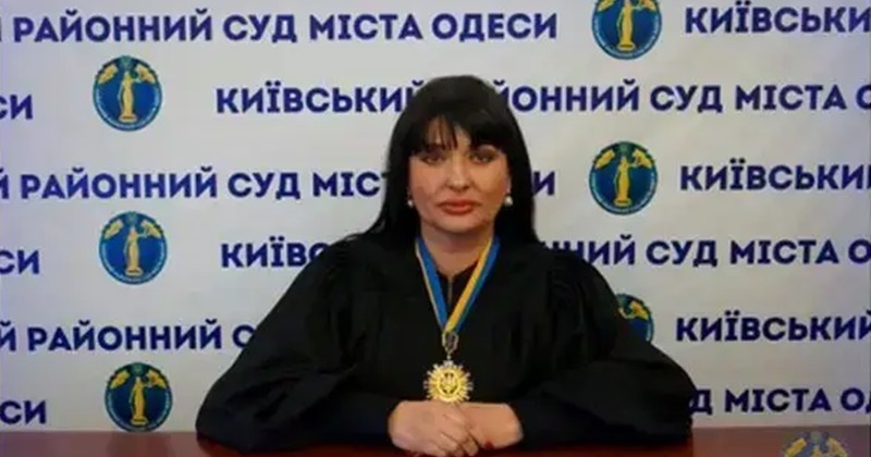 Одеську суддю звільнили через три місяці після засудження за хабар