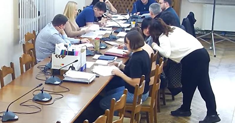 В Одесі депутати через сварку перервали засідання комісії з земельних питань