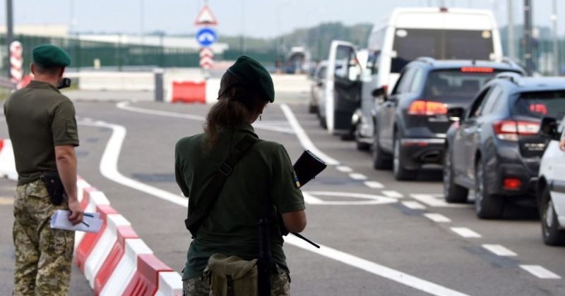 Стало відомо, хто з депутатів отримав дозвіл на виїзд за кордон як волонтер від Миколаївської ОВА