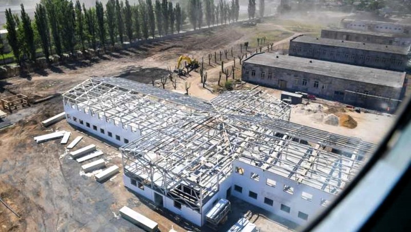 Мільйони на будівництво для військових на Одещині: підрядника підозрюють у розкраданні та втечі до росії