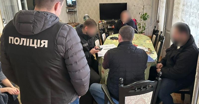 "До півмільйона гривень хабарів на місяць": в Одесі посадовці міськради отримали підозри