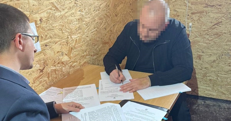 Міграційник з Одещини залишився без посади за брехню у декларації