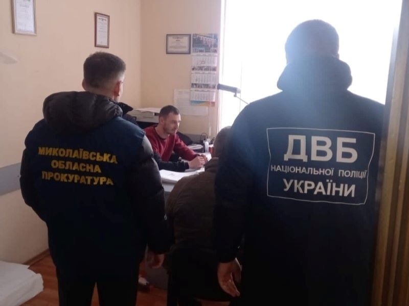 Підозрюваний у заволодінні коштами місцевого бюджету намагався підкупити слідчого поліції