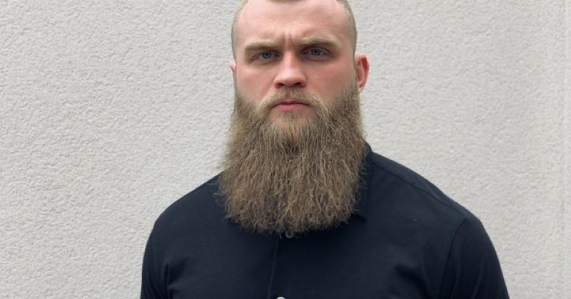 Нардеп Дмитрук продав Audi, але залишив ікони та золотий годинник