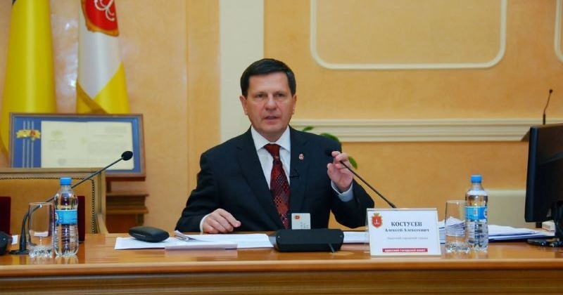 Ексмер Одеси Костусєв, якого розшукує НАБУ, хотів оскаржити угоду про визнання вини, укладену з його заступником