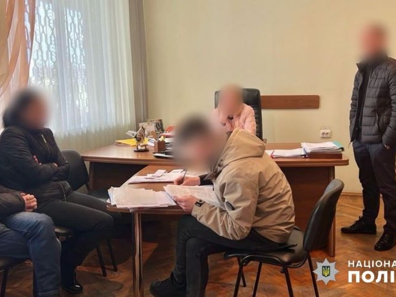 В Одесі директорку навчального закладу підозрюють у хабарництві