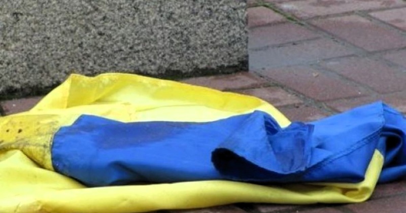 Публічна наруга над прапором України:  блогера з Криму судитимуть за злочин проти держави