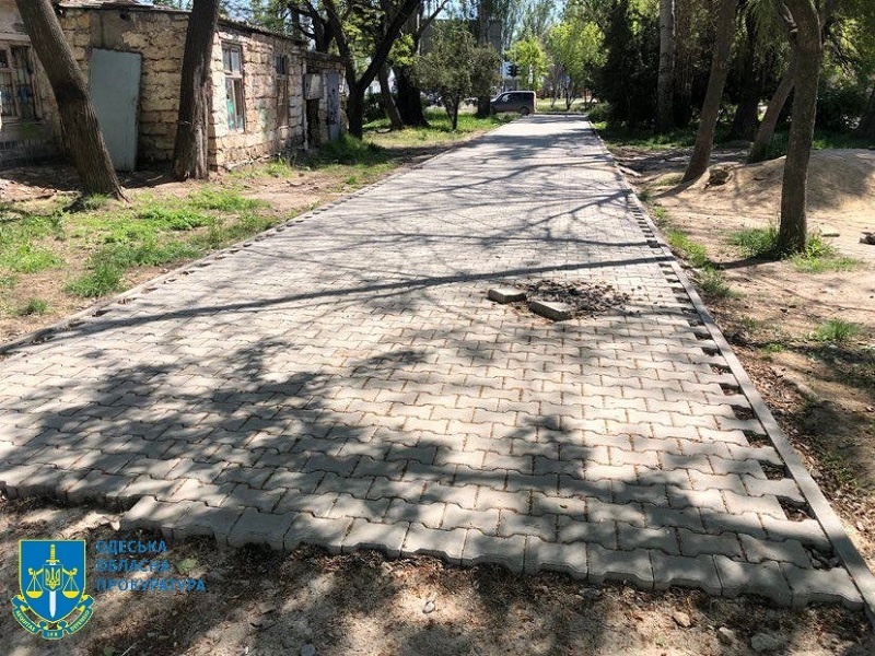 Прокуратура обвинувачує підрядника з ремонту скверу в Одесі у привласненні коштів