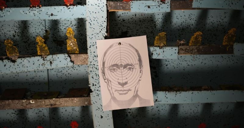 Одеситка чекала на путіна: суд заборонив їй працювати на державу десять років