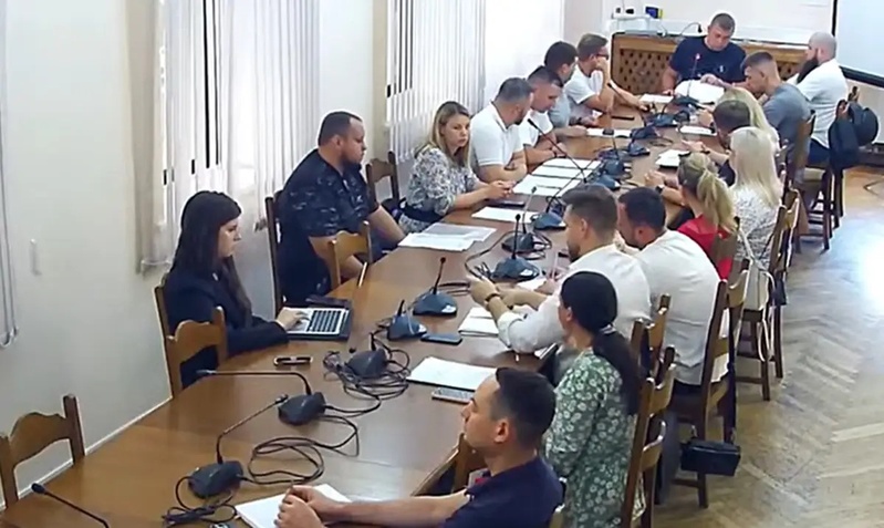 Депутати одеської міськради звинуватили райдміністрацію у фіктивних прибираннях